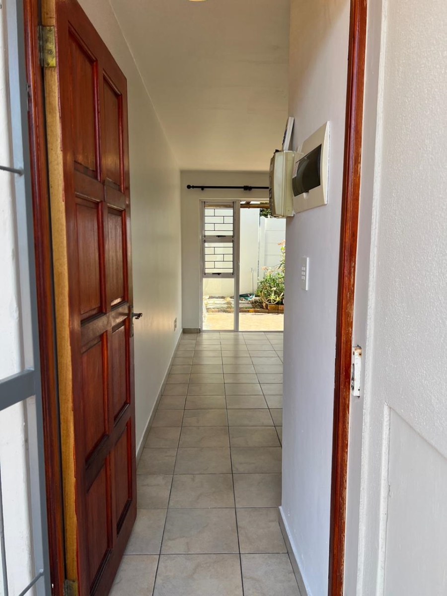 1 Bedroom Property for Sale in Waves Edge Western Cape